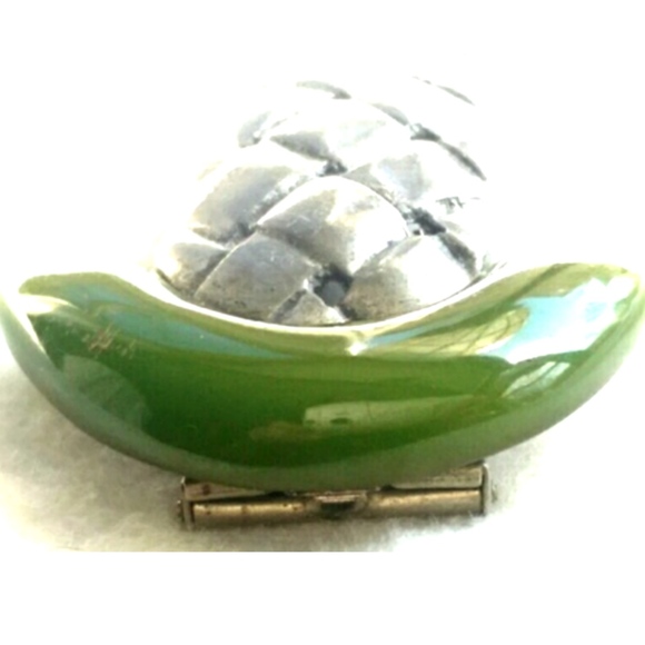 Art Deco Vintage Bakelite Dress/Fur Clip - Picture 2 of 4